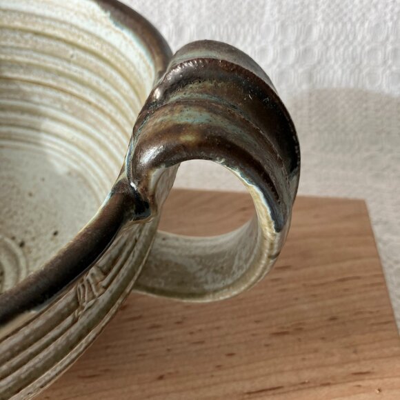 VTG Studio Pottery Batter Bowl Hand Thrown Speckled Glaze Spout Handle - Picture 3 of 9